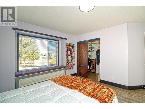 204 Crown Crescent, Vernon, BC - Indoor Photo Showing Bedroom