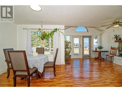 204 Crown Crescent, Vernon, BC - Indoor Photo Showing Dining Room