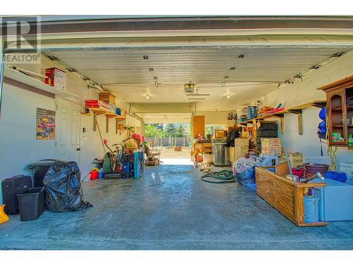 204 Crown Crescent, Vernon, BC - Indoor Photo Showing Garage