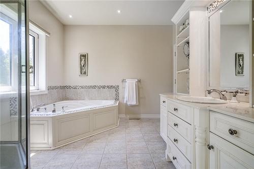 53 Ranch Road, Brantford, ON - Indoor Photo Showing Bathroom