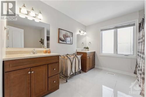 25 Rastila Crescent, Ottawa, ON - Indoor Photo Showing Bathroom