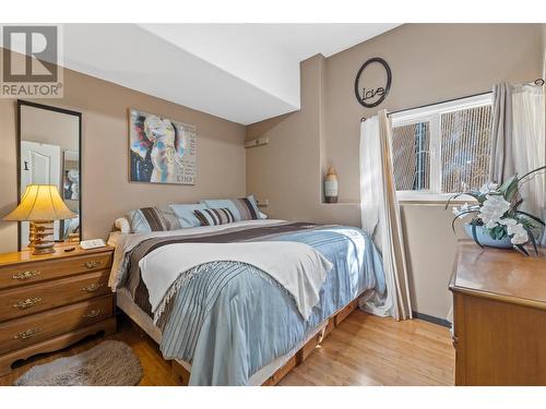 882 Toovey Road, Kelowna, BC - Indoor Photo Showing Bedroom