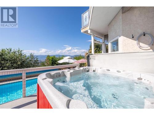 882 Toovey Road, Kelowna, BC - Outdoor With In Ground Pool