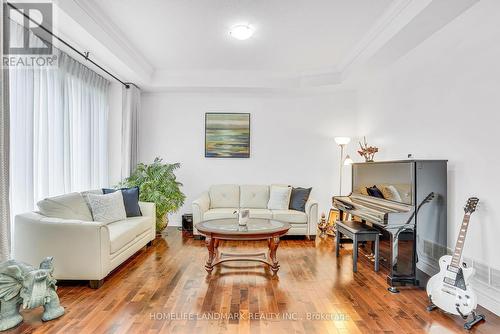 26 Ascoli Dr, Hamilton, ON - Indoor Photo Showing Living Room