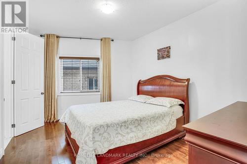 26 Ascoli Dr, Hamilton, ON - Indoor Photo Showing Bedroom
