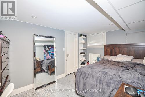 5994 Prospect St, Niagara Falls, ON - Indoor Photo Showing Bedroom