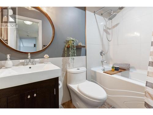8909 92Nd Avenue Unit# 206, Osoyoos, BC - Indoor Photo Showing Bathroom