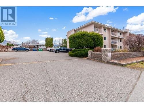 8909 92Nd Avenue Unit# 206, Osoyoos, BC - Outdoor