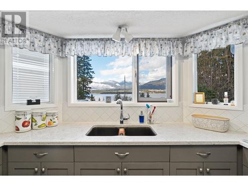 4003 Greaves Road, Eagle Bay, BC - Indoor Photo Showing Kitchen With Double Sink