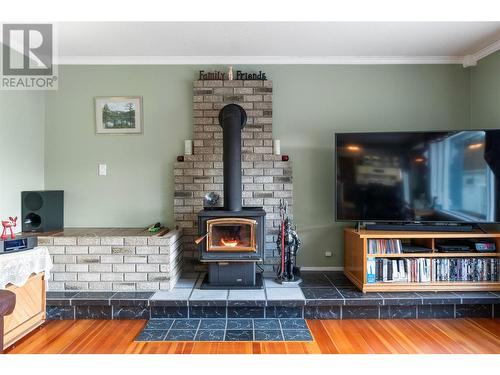 4003 Greaves Road, Eagle Bay, BC - Indoor Photo Showing Living Room With Fireplace