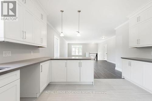 51 Natures Trail, Wasaga Beach, ON - Indoor Photo Showing Kitchen