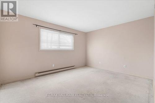 37 Varden Ave, Barrie, ON - Indoor Photo Showing Other Room