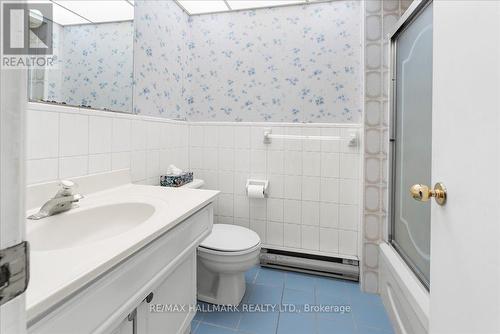 37 Varden Avenue, Barrie, ON - Indoor Photo Showing Bathroom