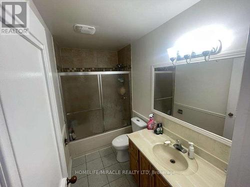 235 Hansen Rd, Brampton, ON - Indoor Photo Showing Bathroom