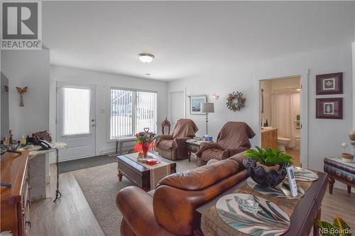 536 Boisjoli Street, Tracadie, NB - Indoor Photo Showing Living Room