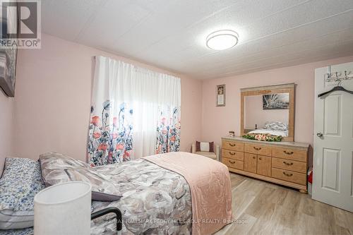 14 Western Ave, Innisfil, ON - Indoor Photo Showing Bedroom