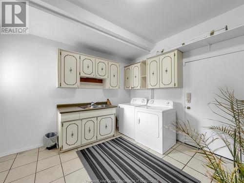 11890 Riverside Drive East Unit# B, Windsor, ON - Indoor Photo Showing Laundry Room