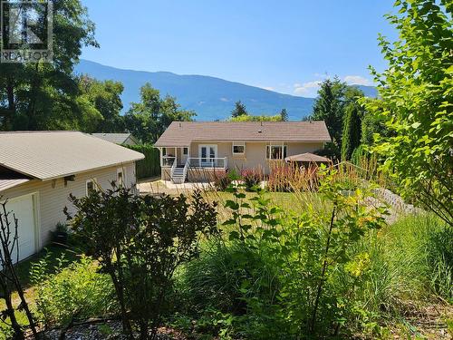 303 Nelson Avenue, Nakusp, BC - Outdoor With Deck Patio Veranda