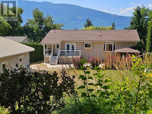 303 Nelson Avenue, Nakusp, BC - Outdoor With Deck Patio Veranda