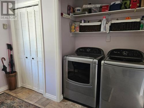 303 Nelson Avenue, Nakusp, BC - Indoor Photo Showing Laundry Room