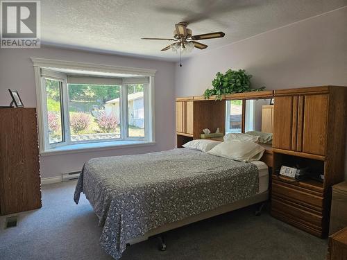 303 Nelson Avenue, Nakusp, BC - Indoor Photo Showing Bedroom