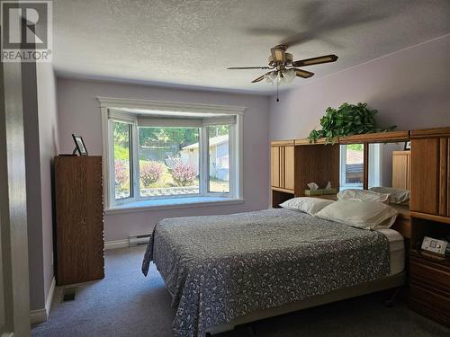 303 Nelson Avenue, Nakusp, BC - Indoor Photo Showing Bedroom