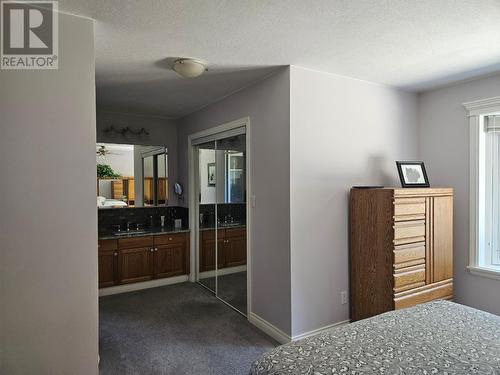 303 Nelson Avenue, Nakusp, BC - Indoor Photo Showing Bedroom