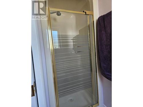 303 Nelson Avenue, Nakusp, BC - Indoor Photo Showing Bathroom