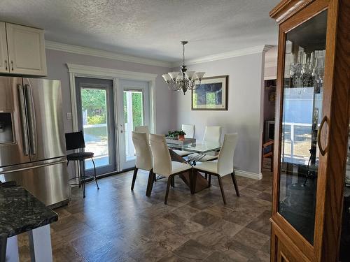 303 Nelson Avenue, Nakusp, BC - Indoor Photo Showing Dining Room