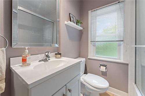 101 Irene Avenue, Stoney Creek, ON - Indoor Photo Showing Bathroom