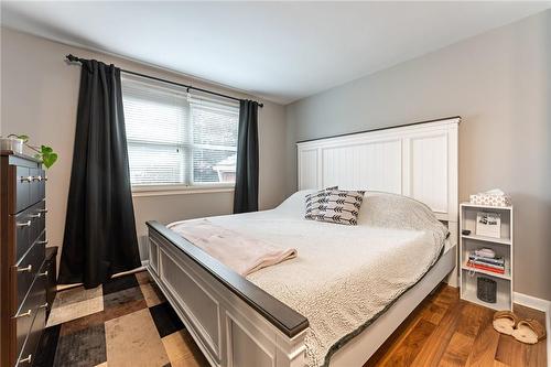 101 Irene Avenue, Stoney Creek, ON - Indoor Photo Showing Bedroom