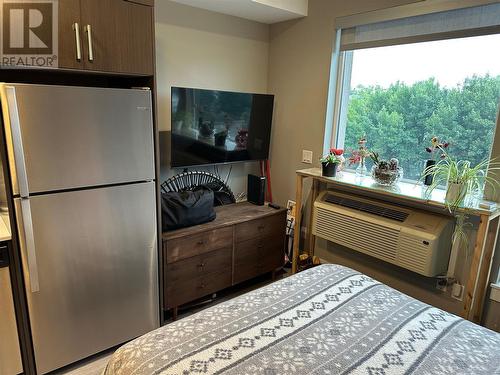 925 Leon Avenue Unit# 445, Kelowna, BC - Indoor Photo Showing Bedroom