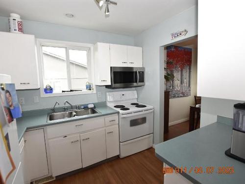 145 Fort Ave, Kamloops, BC - Indoor Photo Showing Kitchen With Double Sink