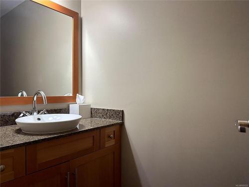303D-181 Beachside Dr, Parksville, BC - Indoor Photo Showing Bathroom