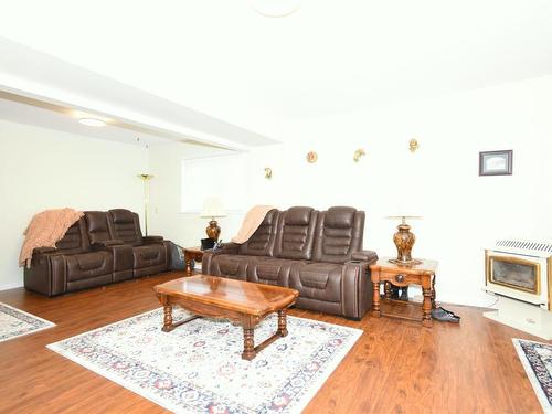 1534 Balmoral Ave, Comox, BC - Indoor Photo Showing Living Room