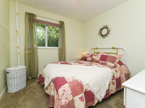 1534 Balmoral Ave, Comox, BC - Indoor Photo Showing Bedroom