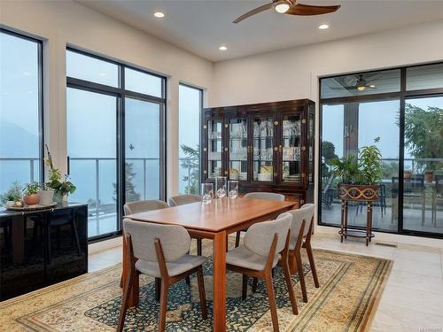 505 Seaview Way, Cobble Hill, BC - Indoor Photo Showing Dining Room