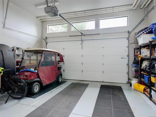 505 Seaview Way, Cobble Hill, BC - Indoor Photo Showing Garage