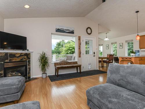 1855 Martini Way, Qualicum Beach, BC - Indoor Photo Showing Living Room With Fireplace
