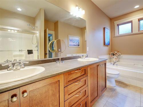 10-630 Brookside Rd, Colwood, BC - Indoor Photo Showing Bathroom