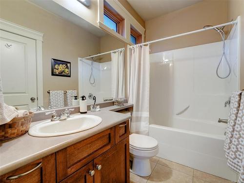 10-630 Brookside Rd, Colwood, BC - Indoor Photo Showing Bathroom