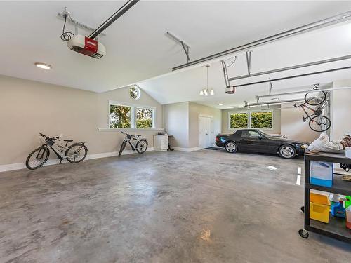 1179 Barnes Rd, Crofton, BC - Indoor Photo Showing Garage