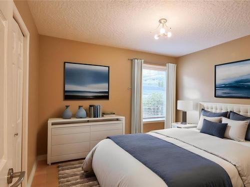 33 Dock St, Victoria, BC - Indoor Photo Showing Bedroom