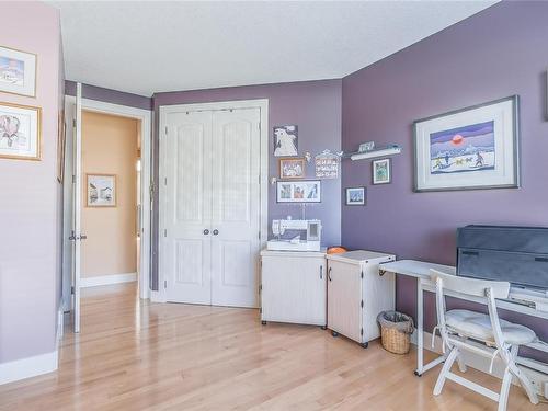 1450 Hayhurst Cres, Crofton, BC - Indoor Photo Showing Laundry Room