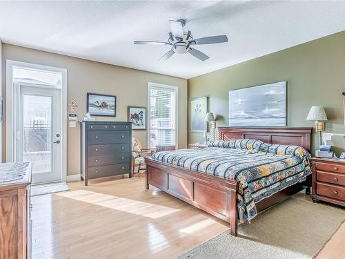 1450 Hayhurst Cres, Crofton, BC - Indoor Photo Showing Bedroom