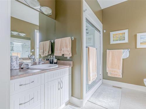 1450 Hayhurst Cres, Crofton, BC - Indoor Photo Showing Bathroom