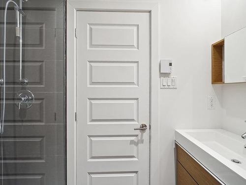 Bathroom - 104-14399 Boul. Gouin O., Montréal (Pierrefonds-Roxboro), QC - Indoor Photo Showing Bathroom