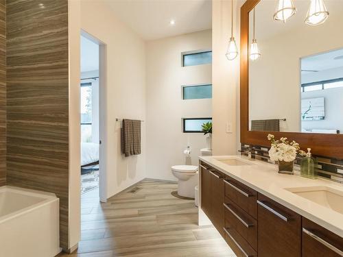 1669 Lakestone Drive, Lake Country, BC - Indoor Photo Showing Bathroom