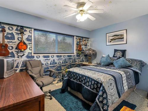 2831 Fairfield St, Duncan, BC - Indoor Photo Showing Bedroom