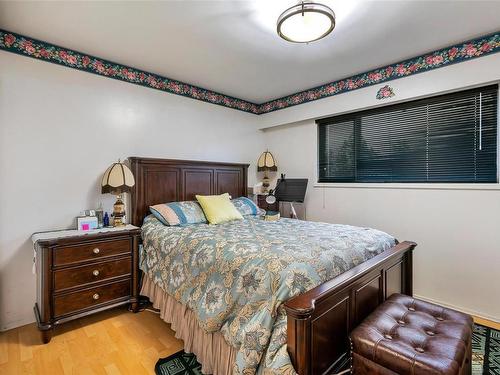 2831 Fairfield St, Duncan, BC - Indoor Photo Showing Bedroom